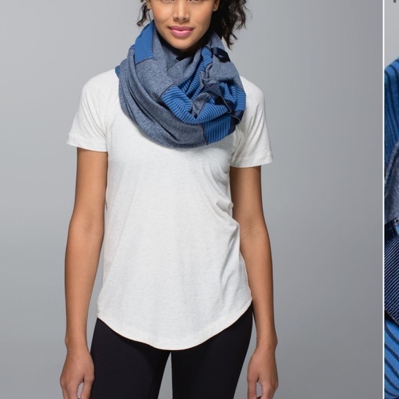 EUC Lululemon Vinyasa * Quilt Scarf/Wrap - Picture 1 of 7